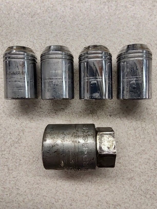 Locking Lug Nuts