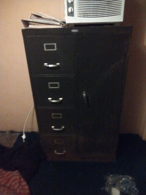 Nice File Cabinet And Safe 