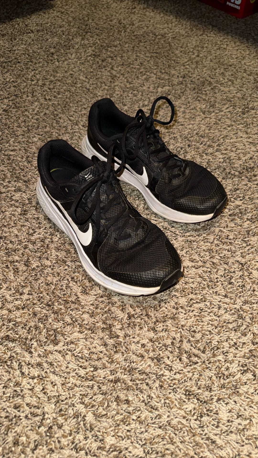men’s nike run swift 2 size 10