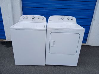 Nice washer and dryer set both are in good working condition ( Se Habla Español