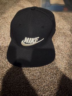 Nike snap back clack hat