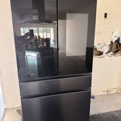 Samsung Bespoke 23 cu ft 4-Door Flex Fridge – Charcoal Glass/Stainless – RF23BB89008M