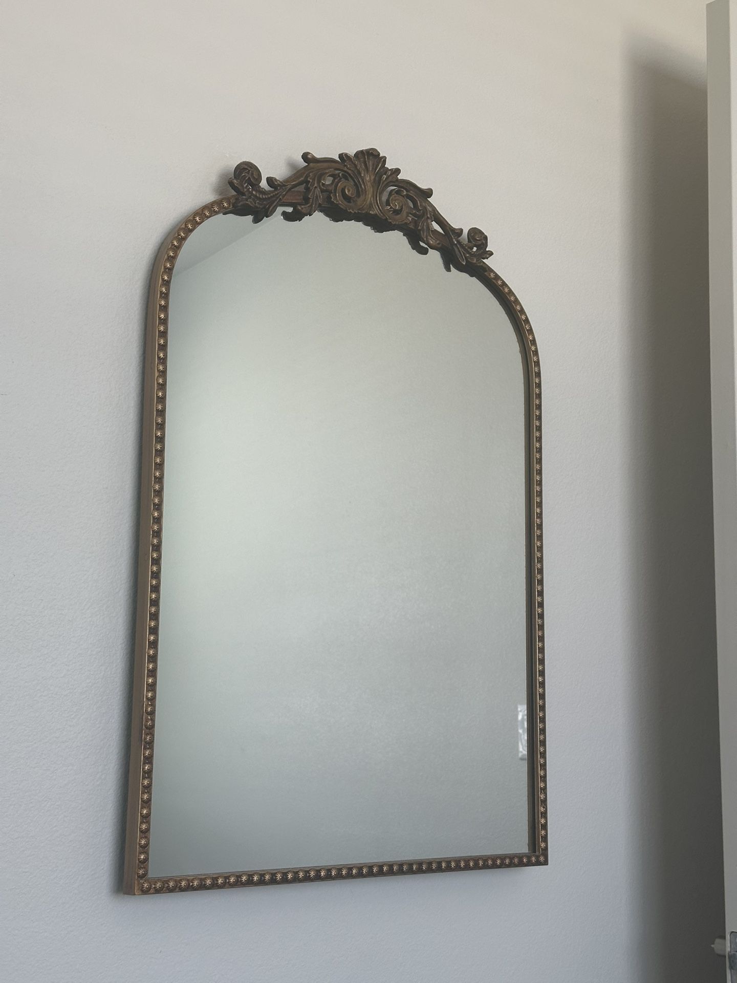 Elegant Vintage Wall Mirror – $50 (Delivery Available),All Products : American Fashion Style Bags On Sale