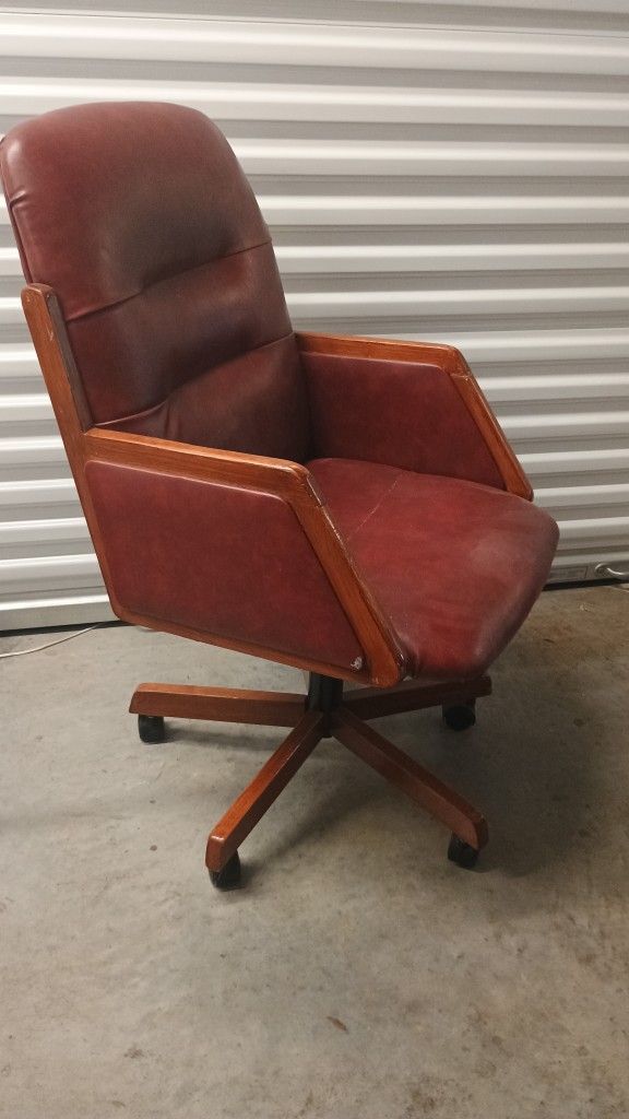 Red leather presidential 1960's office chair nearly new