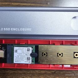 SSD SKHynix BC711 512GB NVMe PCIe M.2 2230 30mm Solid State Drive - HFM512GD3GX013N BA with M.2 SSD enclosure