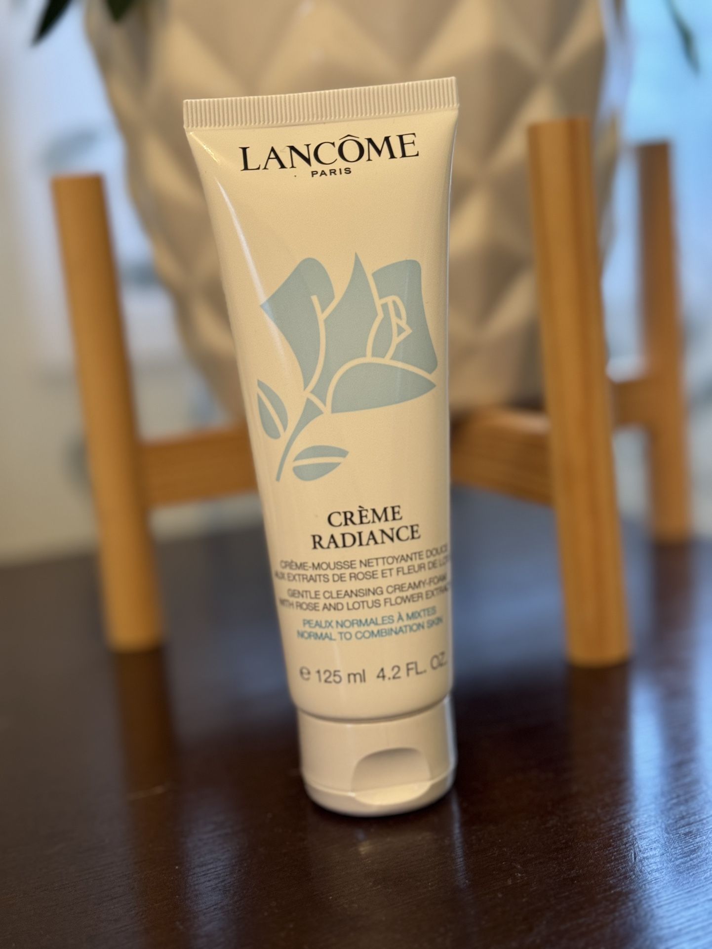Crème Radiance Clarifying Cream-to-Foam Cleanser,