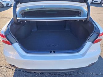 2020 Toyota Camry XLE V6 Thumbnail