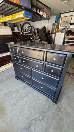 10 drawer dresser Black