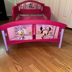 MINNIE MOUSE DAISY DUCK TODDLER BED
