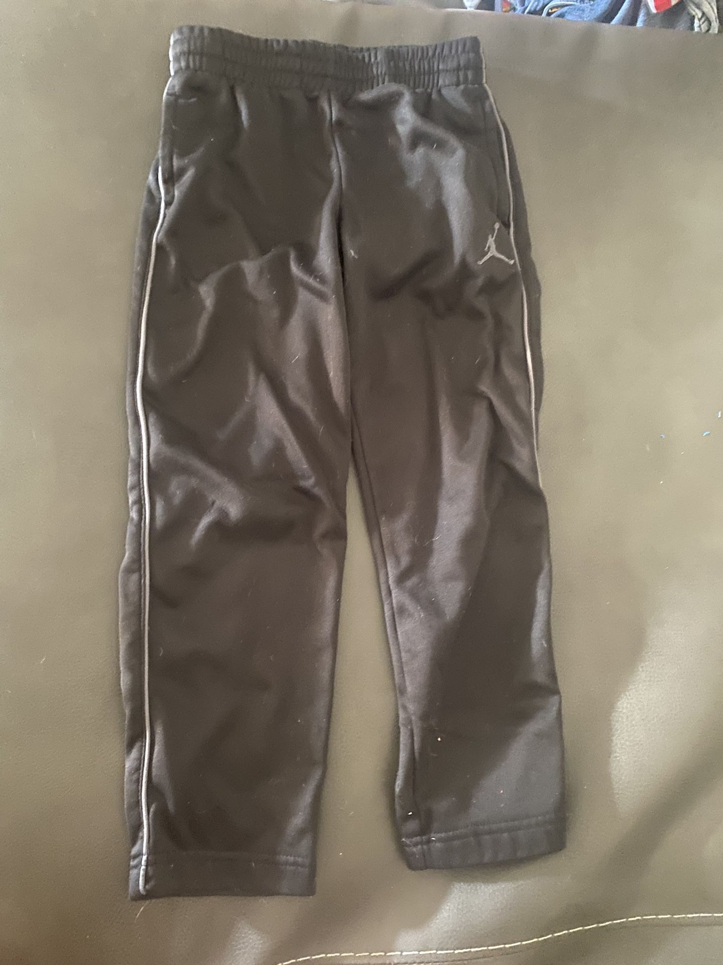 boys black jordan sweatpants