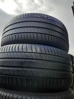 Pair 245/40/19 Hankook Runflats