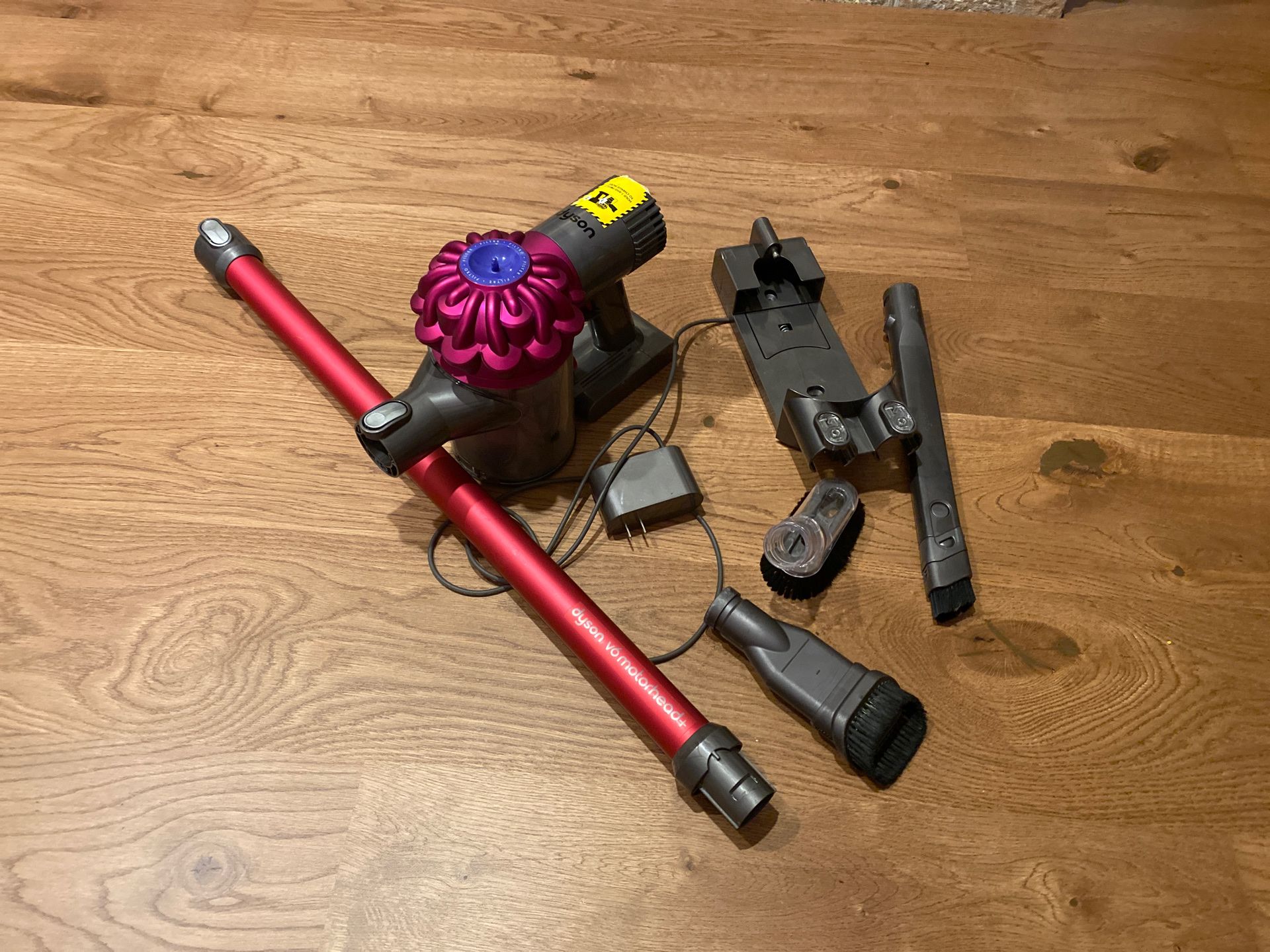 Dyson V6 Motorhead+ Plus Battery powered vacuum with extra accessories and wall mount