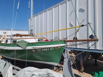 Pearson Sailboat and TRAILER FOR SALE TO BEST OFFER.