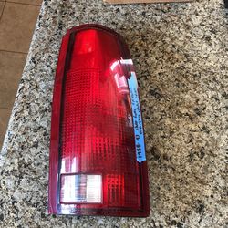 R/h Tail Light Lens 88-93 Chev/gmc Truck