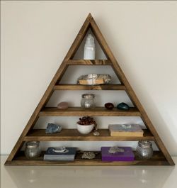 Triangle shelf