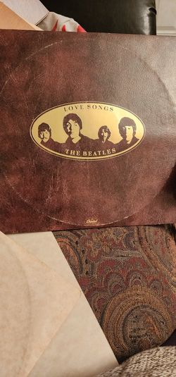 A Beatles love songs. 2 Lp. 1977 comes with booklet 