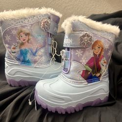 New Frozen Snow boots Size Child 8