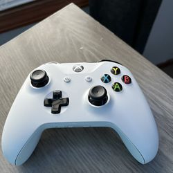 Xbox One White Controller