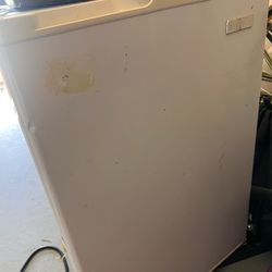 Arctic Fresh Mini Fridge w/ Freezer