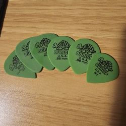 Dunlop. 88mm & M3 Guitar Picks