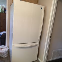 Kenmore Elite Refrigerator / Bottom Freezer