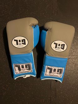 Gil boxing gloves