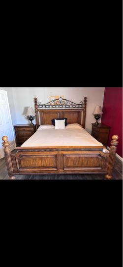 2 WOOD nightstands