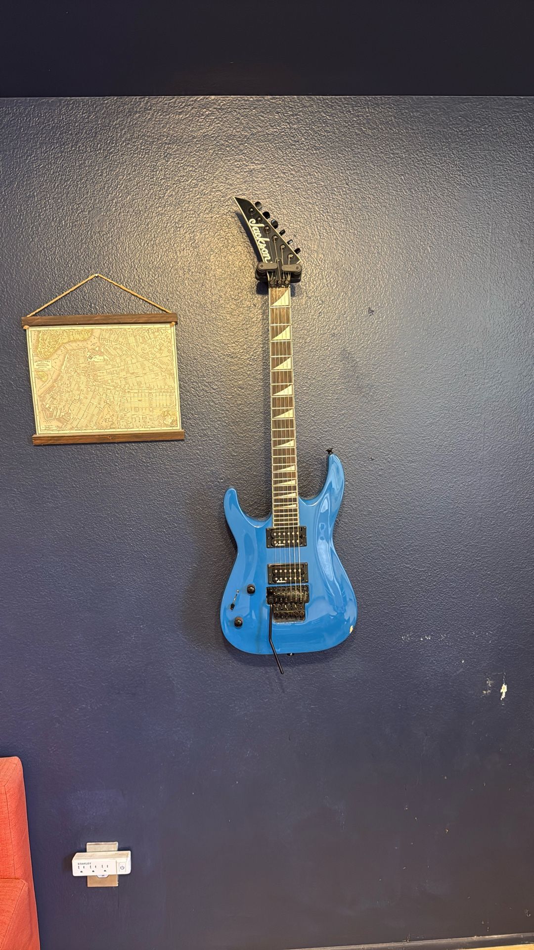 Left handed Jackson JS 32 model