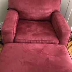 Beautiful classic red, super plush accent chair w/ottoman 