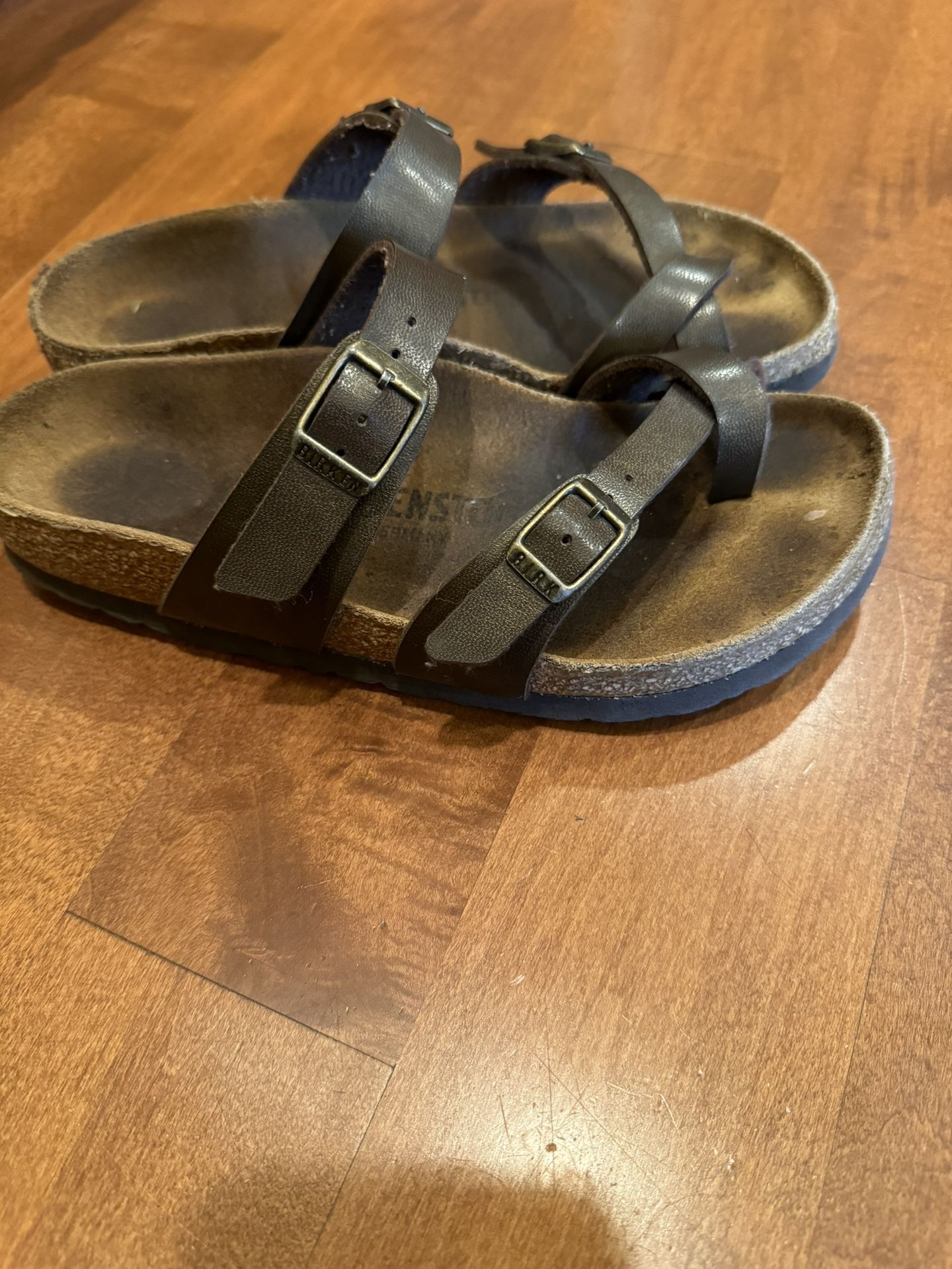 Girls Birkenstock Sandals Shipping Available