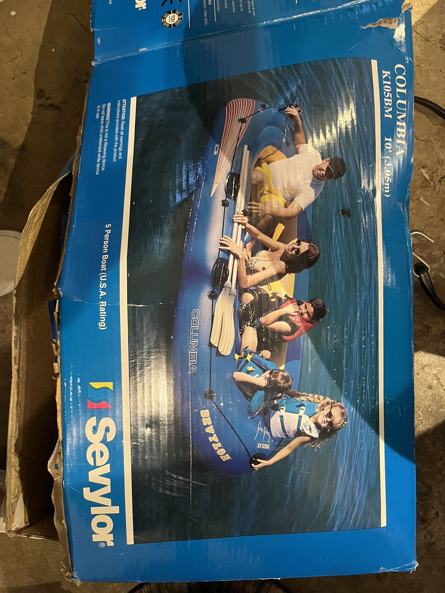 5 Person Boat And Oars 