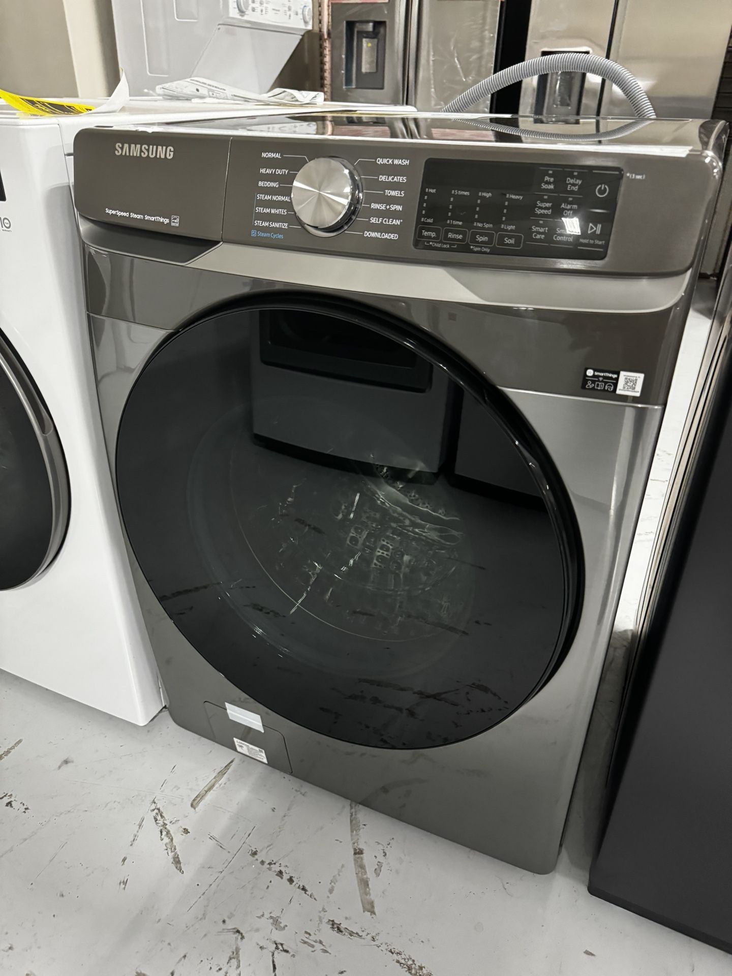 New Smart Washer Platinum Grey Stackable 1 Year Warranty