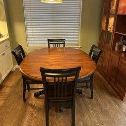 DEAL! Solid Casual Dining Table & 4 Chairs