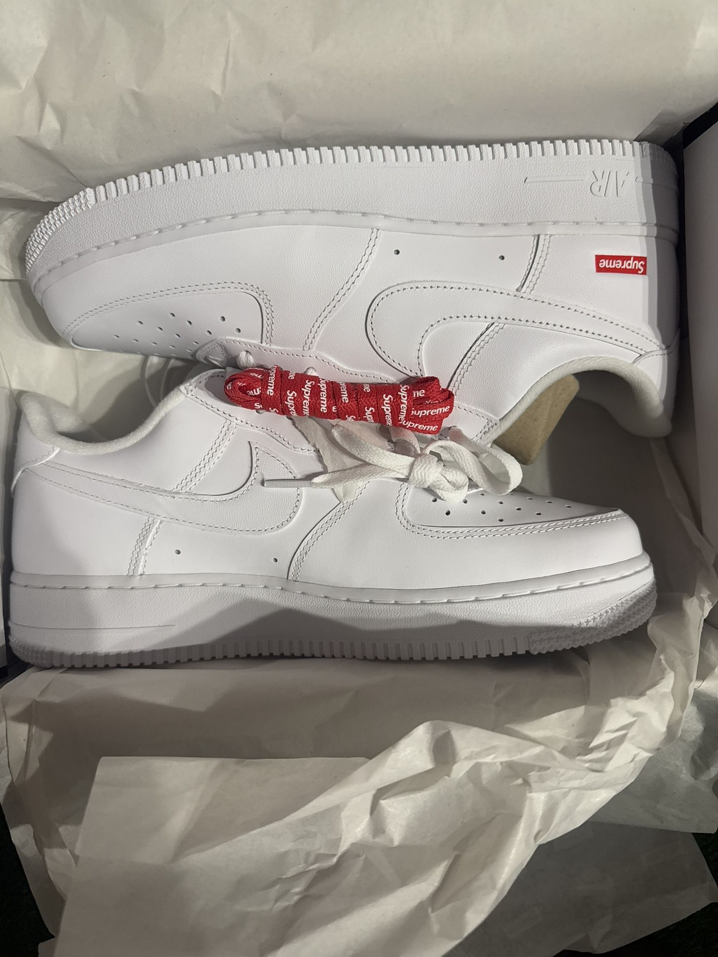 white Supreme Nike air forces (authentic)