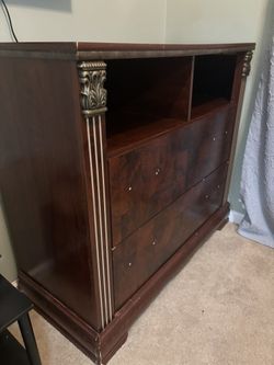 Drawer Dresser