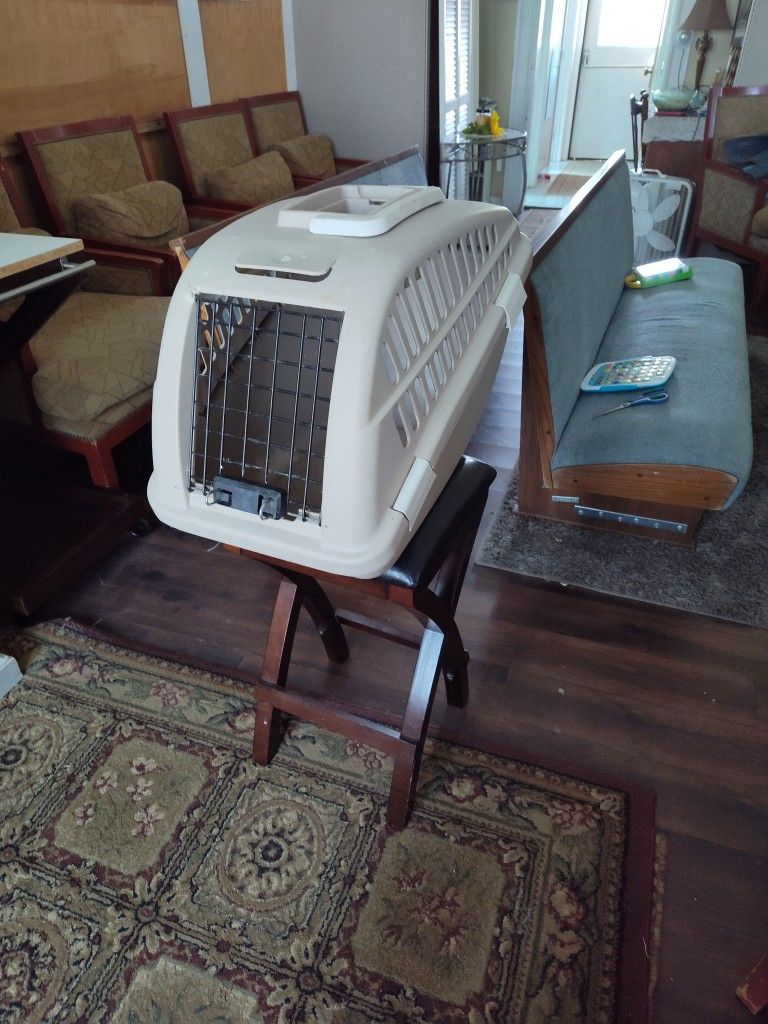 PET CARRIER FOR SMALL ONE.