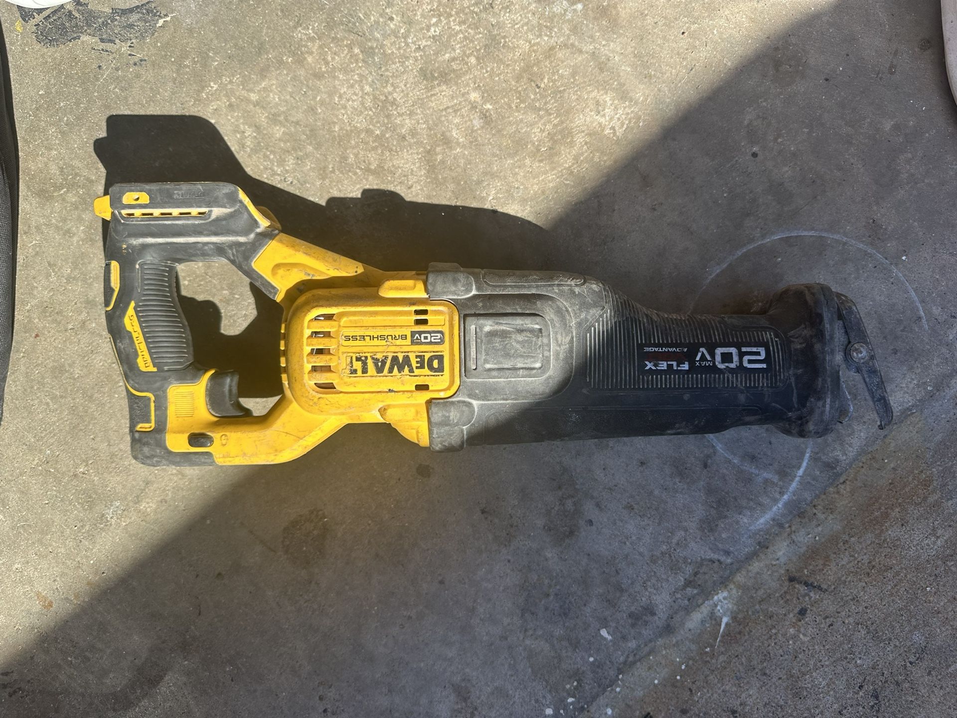 dewalt  zawzall 20v flex volt