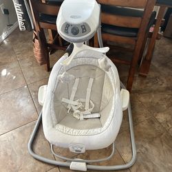 Graco DuetConnect LX baby swing and bouncer