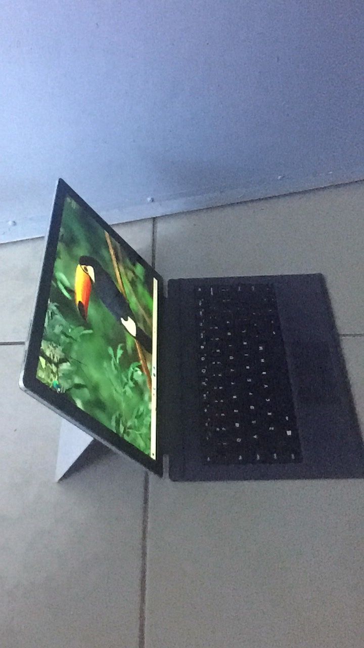 Surface Pro Window 10 Touchscreen 128gb SSD 4gb Ram Come With Charger