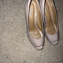 Clarks heels size 8