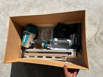 Makita Professional 2-Piece Nailer Set