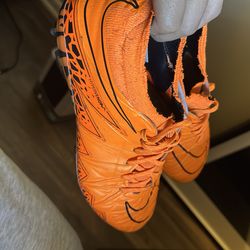 Nike hypervenoms size 8
