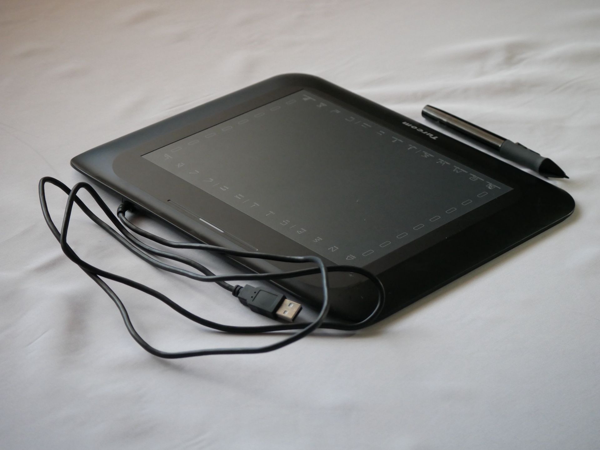 Turcom Pen Sketch TS-6608 8x6 Tablet with Drawing Pen, Perfect for Digital Work