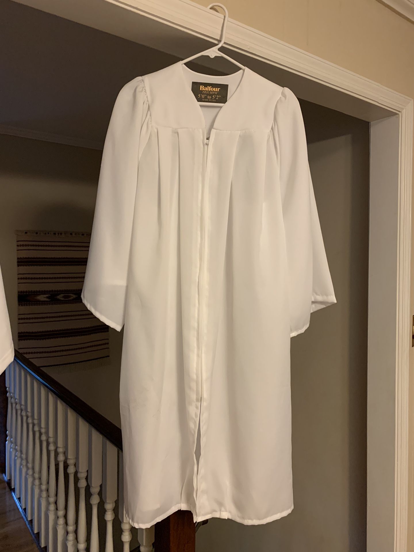 5’ 0” - 5’2” White Graduation Gown