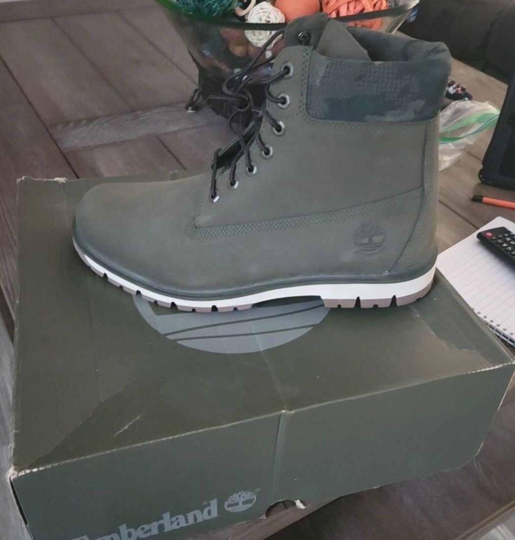 TIMBERLAND BOOTS