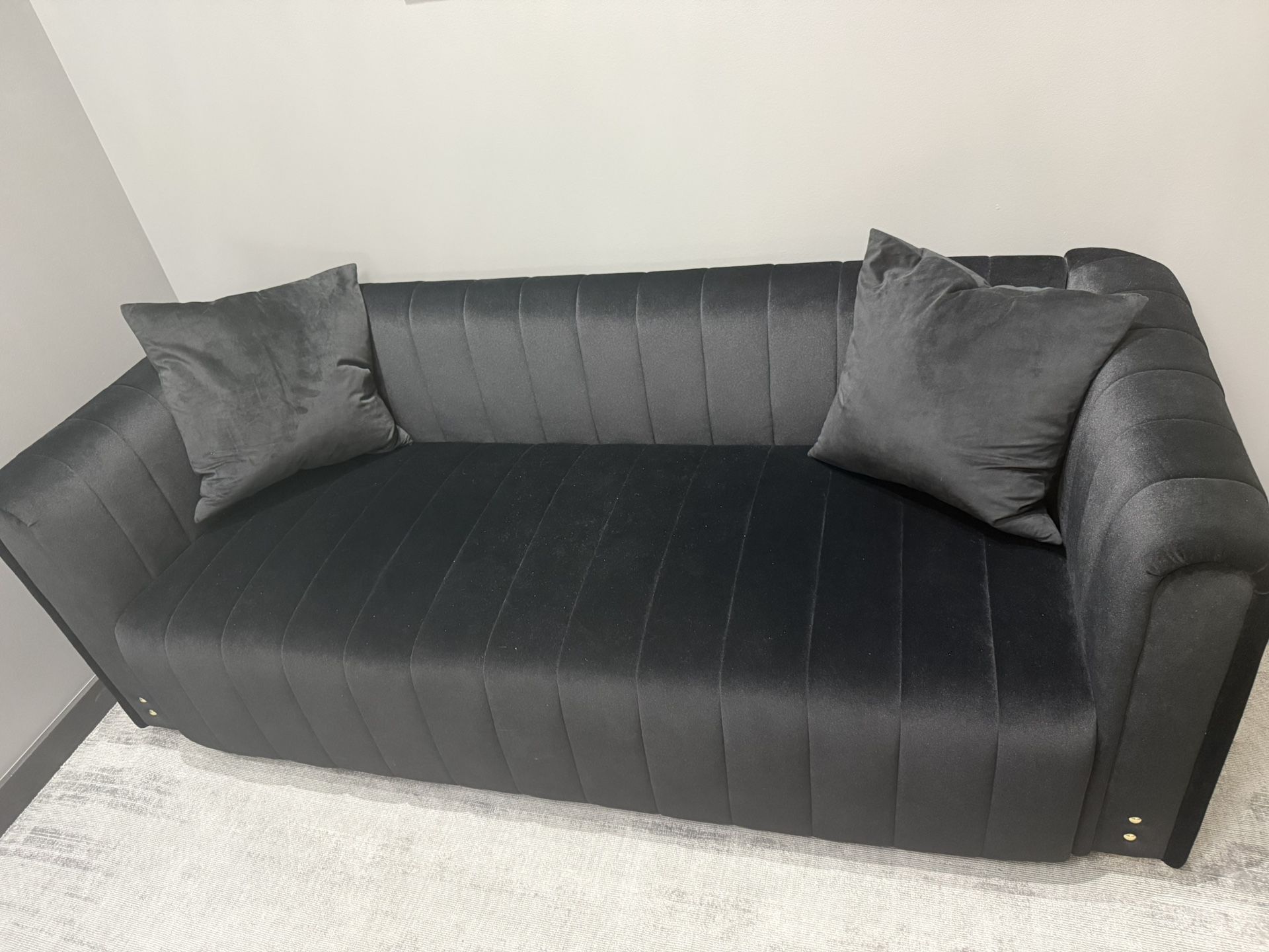 6’ Sofa Hardly Used