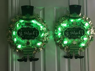♥️decorative st.Patrick Day wreath with battery 🔋 light 20 inches tall 15 inches wide