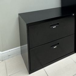 BLACK METAL FILING CABINET