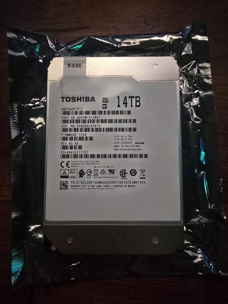 Toshiba Enterprise MG07ACA14TE 3.5in 14 TB SATA 6 GB/s 7200 RPM