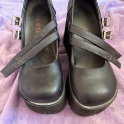 demonia size 7 platform mary jane